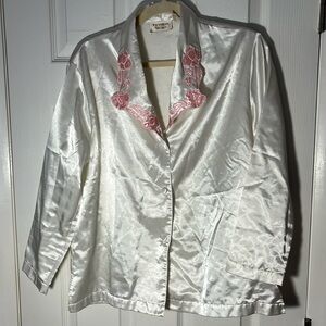Victoria’s Secret gold label pajama top, pink rose, embroidered long sleeve szSm